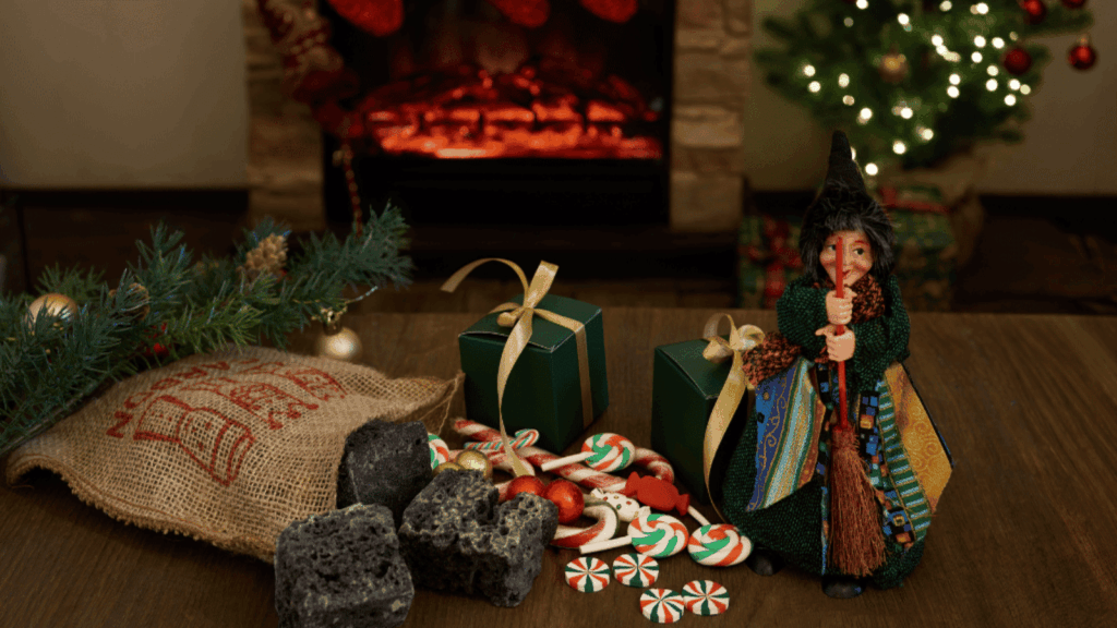 italienische Tradition - die Befana (Weihnachtshexe) kommt am 6. Januar mit Geschenken oder Kohlestückchen